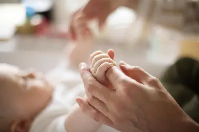 Conge de naissance : conditions d'indemnisation et duree precisees