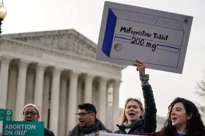 Cour suprême américaine suspend restrictions sur la pilule abortive