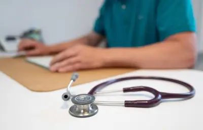 Crise de santé mentale chez les étudiants en médecine : anxiété, idées suicidaires, violences