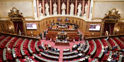 Décentralisation : décider au plus près des citoyens, un principe constitutionnel qui peine à s'appliquer