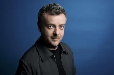 « Derrière les arbres » : le récit poignant des viols subis par Frédéric Pommier