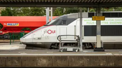 Deux TGV Paris-Nice immobilisés 7 heures sans clim en pleine canicule