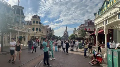 Disneyland Paris : un vaste réseau de revente de billets démantelé