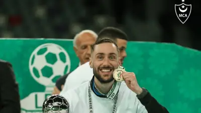 Enzo Donis savoure son titre de champion d'Algérie avec le MC Alger