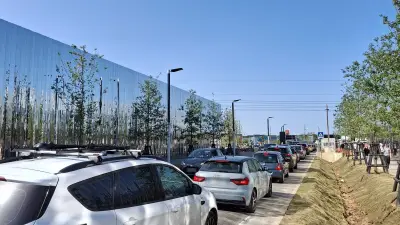 Essonne : le centre commercial Valvert pris d'assaut, les parkings saturés