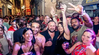 Feria de Pentecôte à Nîmes : une soirée électrique en images