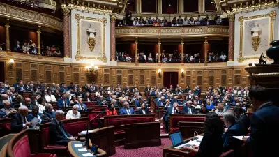 Fin de vie : le Sénat rejette le texte, la droite exige un référendum