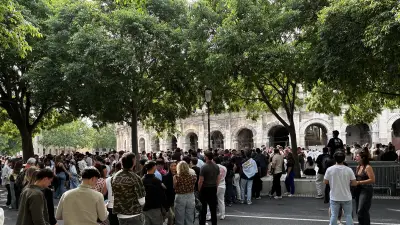 Foule immense aux arènes de Nîmes pour le DJ Black Coffee