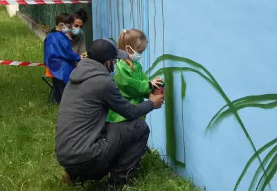 Fresque de contes à Saint-Médard-de-Mussidan par les écoliers
