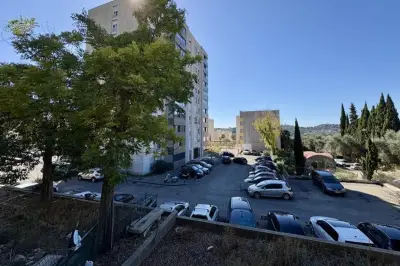 Fusillade près d'Antibes : 10 tirs de kalachnikov, trois suspects recherchés