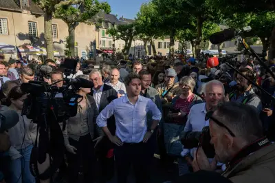 Gabriel Attal officialise sa candidature à l'élection présidentielle de 2027 dans l'Aveyron