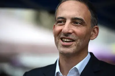 Glucksmann multiplie les initiatives pour créer une dynamique à gauche