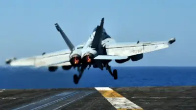 Guerre en Iran : un F-18 américain détruit le gouvernail d’un pétrolier