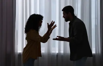 Hobosexuels : l'amour qui squatte votre canapé et votre compte en banque