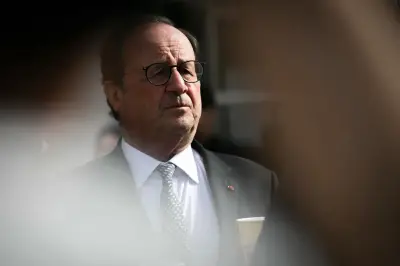 Hollande enterre l'idée d'une primaire à gauche après le départ de Vallaud
