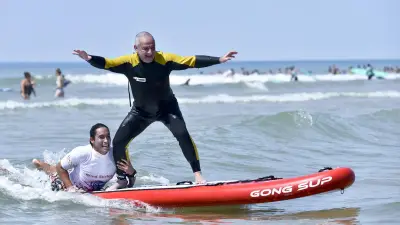 Hommage à Claudy Robin, pionnier du surf adapté aux non-voyants