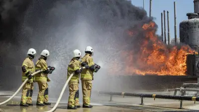 Incendie géant à Saint-Germain-Lespinasse : 80% de l'usine détruite
