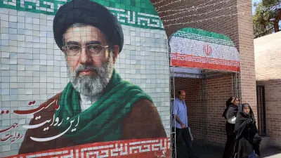 Iran : Khamenei refuse de transférer l'uranium enrichi hors du pays