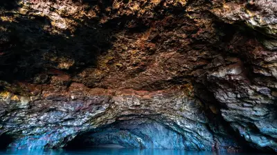 Laos : 7 personnes coincées dans une grotte par une montée des eaux