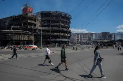 Les missiles russes sèment la désolation à Podil, le cœur bohème de Kyiv