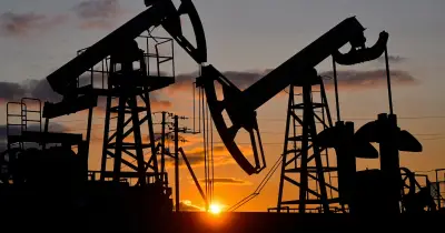 Les États-Unis prolongent la dérogation aux sanctions sur le pétrole russe
