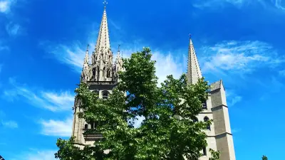 Lozère : visite cathédrale, exposition peinture, spectacle seniors