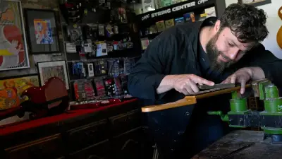 Lucas Farenc, luthier à Alès : guitares sur mesure faites à l’œil et à l’oreille