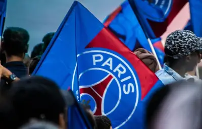 Maillot PSG 2025/26 : succès inattendu chez Nike, à 99,99 €