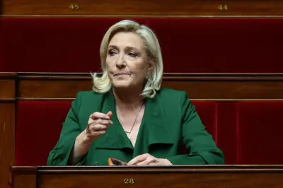 Marine Le Pen défend Patrick Bruel : « C’est condamner à la mort professionnelle »