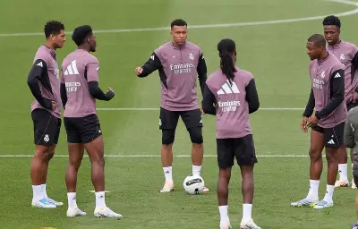 Mbappé absent du Clasico, tensions au Real Madrid