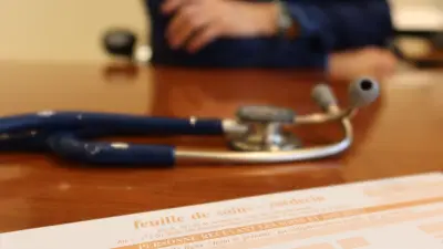 Médecins radiés en France exercent en Belgique : le système IMI défaillant