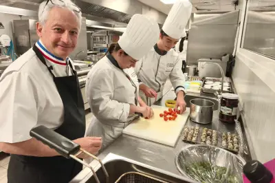 Meilleur ouvrier de France Gérard Caballero aux fourneaux du lycée Anne-Sophie Pic de Toulon