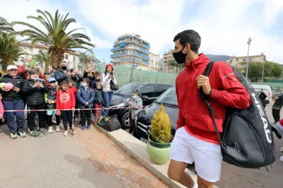 Menton et le tennis : anecdotes surprenantes avec les légendes de Roland-Garros