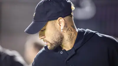 Neymar blessé au mollet droit : un œdème qui inquiète le staff brésilien