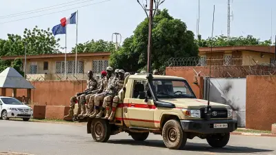 Niger suspend une dizaine de médias français pour 