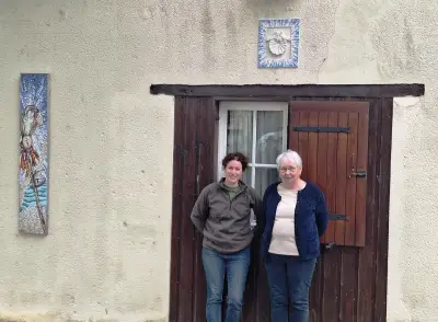Nouvelle mosaïque à Cartelègue pour les pèlerins de Saint-Jacques