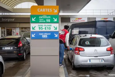 Opération escargot des dépanneurs à Paris contre la hausse des prix du carburant