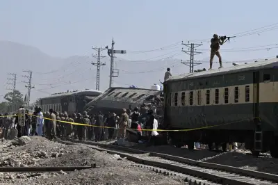 Pakistan : au moins 24 morts dans une attaque à l'explosif contre un train militaire