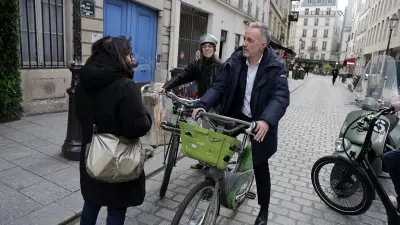 Paris : Grégoire veut une ville plus propre et sûre, l'opposition moque l'amnésie