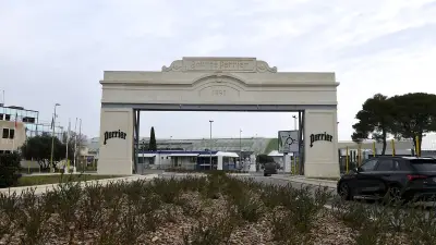 Perquisition chez Perrier dans le Gard dans le scandale des eaux contaminées