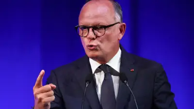 Polémique Carpentras : Édouard Philippe raille le RN, Le Pen s'insurge