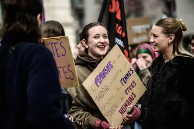 Portrait des militantes féministes en France : jeunes, urbaines et engagées
