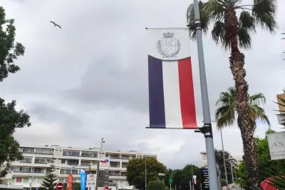 Pourquoi les drapeaux français se multiplient à Cagnes-sur-Mer