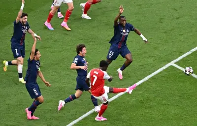 PSG-Arsenal : la main de Saka n'était pas un penalty selon la règle