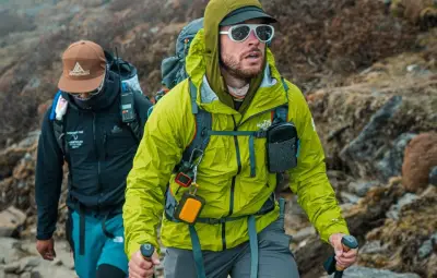 Record de l'Everest battu en 50 jours depuis la mer par un Australien