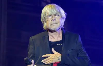 Renaud célèbre 50 ans de carrière au Zénith : un show mémorable