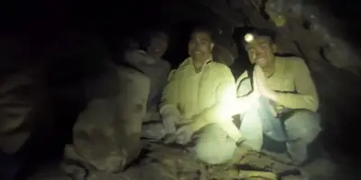 Sauvetage de cinq Laotiens coincés dans une grotte : les images