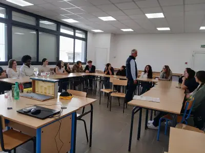 Sensibilisation des lycéens à la sécurité routière à La Salle Saint-Louis