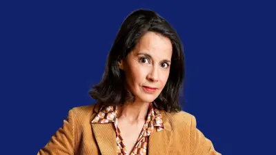 Sophia Aram étrille la réécriture du roman familial de Mélenchon