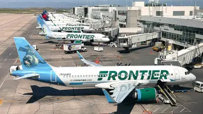 Suicide à l'aéroport de Denver : un homme traverse la piste et percute un avion